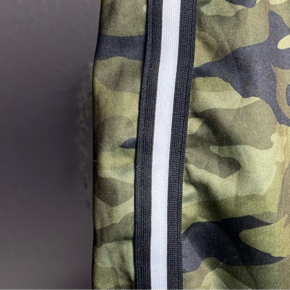 Camo Shorts 💕 - Picture 6 of 6